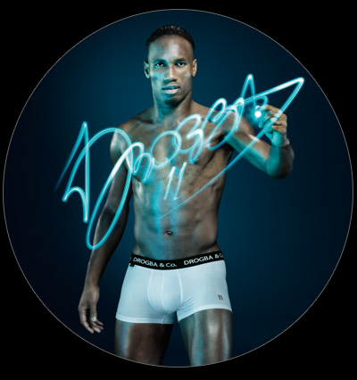 Football & Mode: Drobga pose pour construire un  Hôpital à Abidjan