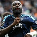 Ligue 1 : l’international malien Lassine Sinayoko terrasse l’OM au Vélodrome avec un triplé retentissant !